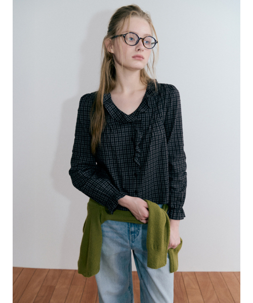ETMON(エトモン)の「チェックラッフルピンタックブラウス ブラック(シャツ/ブラウス・レディース・その他・SMALL/MEDIUM)」の1枚目の写真