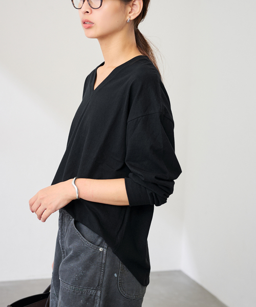 FRAMeWORK（フレームワーク）の「≪追加≫ラフィー天竺Vネックプルオーバー（Tシャツ/カットソー・レディース・ホワイト/ブラック・FREE）」の4枚目の写真