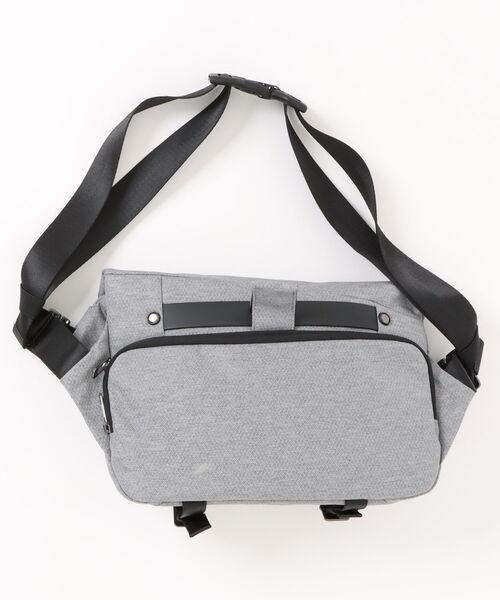 SAC'S BAR セレクト(サックスバーセレクト)の「【NIID/ニード】 R1 PRO NIID URBANATURE|11インチ スリングバッグ ショルダーバッグ 当社限定カラー有り(ボディバッグ/ウエストポーチ・メンズ・ネイビー/ブラック/グレー・FREE)」の4枚目の写真