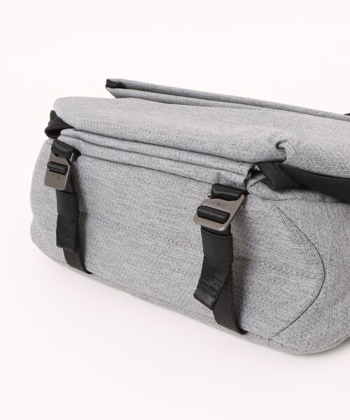 SAC'S BAR セレクト(サックスバーセレクト)の「【NIID/ニード】 R1 PRO NIID URBANATURE|11インチ スリングバッグ ショルダーバッグ 当社限定カラー有り(ボディバッグ/ウエストポーチ・メンズ・ネイビー/ブラック/グレー・FREE)」の5枚目の写真