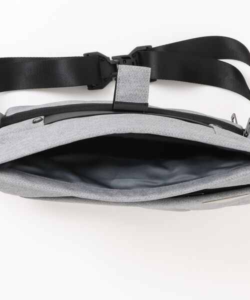 SAC'S BAR セレクト(サックスバーセレクト)の「【NIID/ニード】 R1 PRO NIID URBANATURE|11インチ スリングバッグ ショルダーバッグ 当社限定カラー有り(ボディバッグ/ウエストポーチ・メンズ・ネイビー/ブラック/グレー・FREE)」の6枚目の写真
