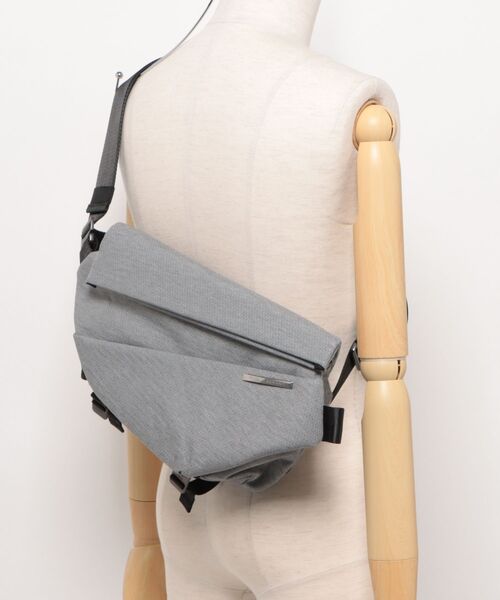 SAC'S BAR セレクト(サックスバーセレクト)の「【NIID/ニード】 R1 PRO NIID URBANATURE|11インチ スリングバッグ ショルダーバッグ 当社限定カラー有り(ボディバッグ/ウエストポーチ・メンズ・ネイビー/ブラック/グレー・FREE)」の8枚目の写真