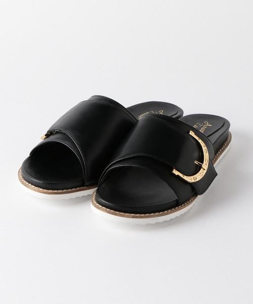 Another Edition(アナザーエディション)の「ビッグメタルバックルサンダル ◆(サンダル・レディース・オフホワイト/ブラック/マスタード・LARGE/SMALL/MEDIUM)」の3枚目の写真