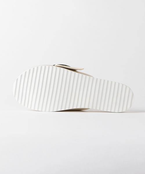 Another Edition(アナザーエディション)の「ビッグメタルバックルサンダル ◆(サンダル・レディース・オフホワイト/ブラック/マスタード・LARGE/SMALL/MEDIUM)」の9枚目の写真