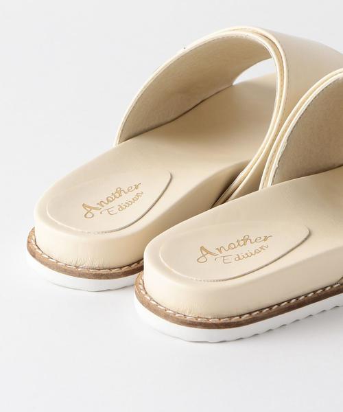 Another Edition(アナザーエディション)の「ビッグメタルバックルサンダル ◆(サンダル・レディース・オフホワイト/ブラック/マスタード・LARGE/SMALL/MEDIUM)」の6枚目の写真