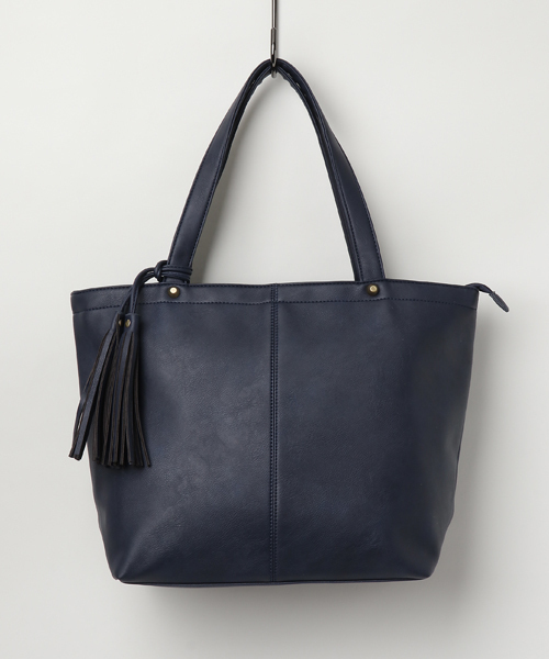 VitaFelice（ヴィータフェリーチェ）の「タッセル付きBIGトートバッグ（トートバッグ・レディース・オフホワイト/ベージュ系その他/ネイビー/ブラック/モカ/プラム/ブルーグレー/ベージュ系その他2/グレー/チャコール/ダークブラウン/ライトグレー/キャメル/ブルー系その他/チョコ・FREE）」の12枚目の写真