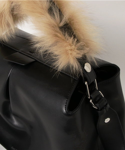 22 OCTOBRE（ヴァンドゥ－オクトーブル）の「ファーハンドルストラップバッグ（ハンドバッグ・レディース・ブラック/ベージュ・FREE）」の5枚目の写真