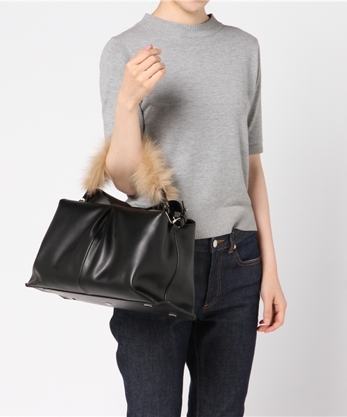 22 OCTOBRE（ヴァンドゥ－オクトーブル）の「ファーハンドルストラップバッグ（ハンドバッグ・レディース・ブラック/ベージュ・FREE）」の9枚目の写真