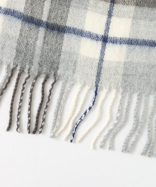 SENSE OF PLACE by URBAN RESEARCH（センスオブプレイスバイアーバンリサーチ）の「シャギーチェックマフラー（マフラー・レディース・グレー/グリーン・-）」の3枚目の写真