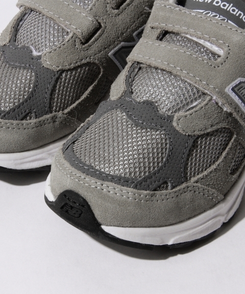 NEW BALANCE(ニューバランス)の「NEW BALANCE / "KV990" Junior (17~21cm)(スニーカー・キッズ・グレー/ネイビー・17/17.5/18/18.5/19/19.5/20/20.5/21/21.5)」の5枚目の写真