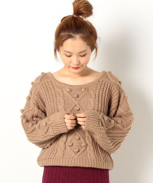 archives（アルシーヴ）の「ポンポン付きケーブル編み（ニット/セーター・レディース・ブラック/ベージュ/アイボリー・MEDIUM）」の4枚目の写真