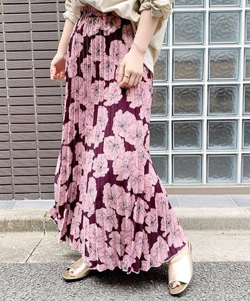 Cheek(チーク)の「大花柄プリーツスカート(スカート・レディース・パープル/サックスブルー/イエロー・MEDIUM)」の1枚目の写真