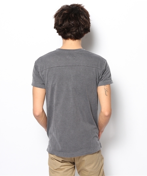 PLST(プラステ)の「Men ポケット付Vネック切替半袖カットソー(Tシャツ/カットソー・メンズ・ダークグレー/ライトグレー/ダークネイビー・LARGE/X-LARGE/SMALL/MEDIUM)」の10枚目の写真