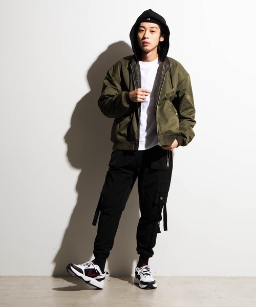WEGO(ウィゴー)の「WEGO/フード付きMA-1(MA-1・メンズ・ブラック/カーキ/ベージュ・MEDIUM/LARGE)」の4枚目の写真
