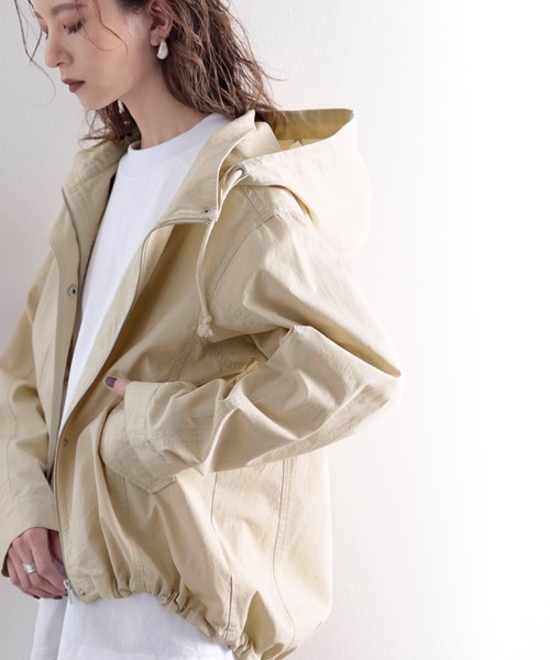 classicalelf（クラシカルエルフ）の「さらっと羽織れる。ラウンドヘムマウンテンパーカー（マウンテンパーカー・レディース・ブラック/カーキ/ライトベージュ/ナチュラル・MEDIUM/LARGE/X-LARGE/SMALL）」の14枚目の写真