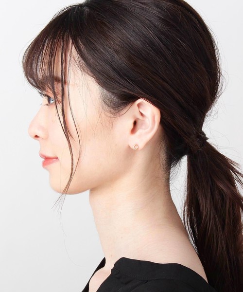 COCOSHNIK(ココシュニック)の「K18丸線オーバル スタッドピアス(ピアス(両耳用)・レディース・ホワイト系その他7・00)」の7枚目の写真