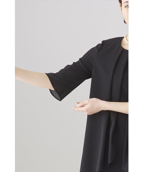 MONOIR(モノワール)の「濃染加工ゆったりサイズワンピース(夏OK)(ワンピース・レディース・ブラック・13号/17号/19号/15号/11号/9号)」の6枚目の写真