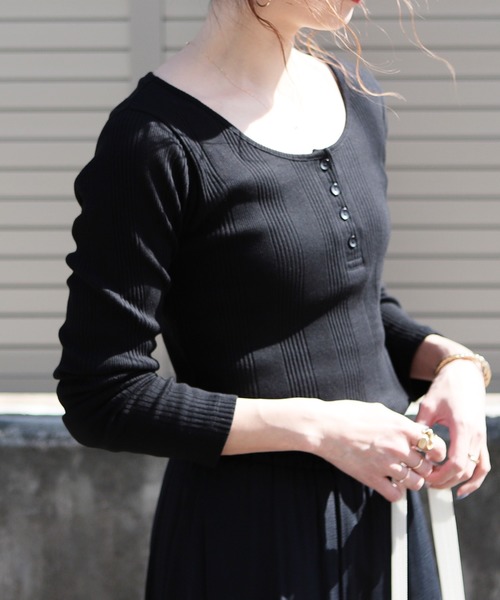 reca(レカ)の「ヘンリーネック リブカットソー(Tシャツ/カットソー・レディース・ブラック/オフホワイト/杢グレー・M/L)」の2枚目の写真
