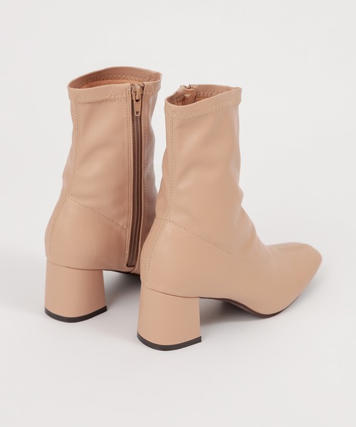 natural couture(ナチュラルクチュール)の「ストレッチミドルブーツ(ブーツ・レディース・ライトベージュ/アイボリー/ブラック/ブラウン・MEDIUM/LARGE)」の5枚目の写真