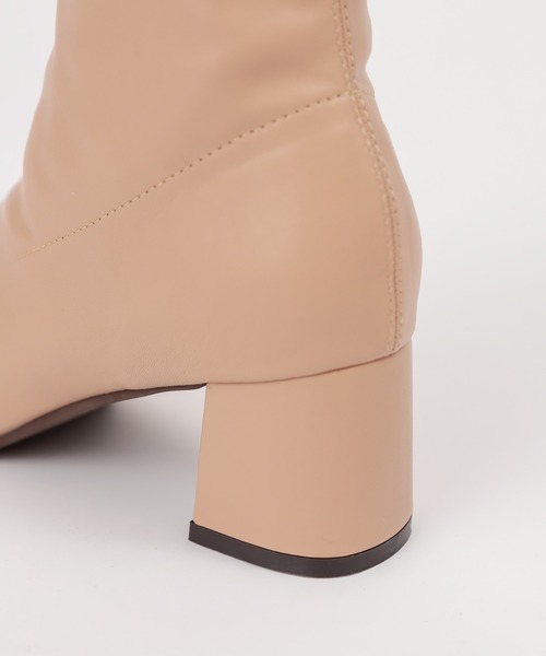 natural couture(ナチュラルクチュール)の「ストレッチミドルブーツ(ブーツ・レディース・ライトベージュ/アイボリー/ブラック/ブラウン・MEDIUM/LARGE)」の9枚目の写真