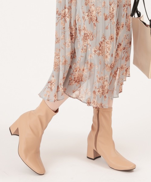 natural couture(ナチュラルクチュール)の「ストレッチミドルブーツ(ブーツ・レディース・ライトベージュ/アイボリー/ブラック/ブラウン・MEDIUM/LARGE)」の19枚目の写真