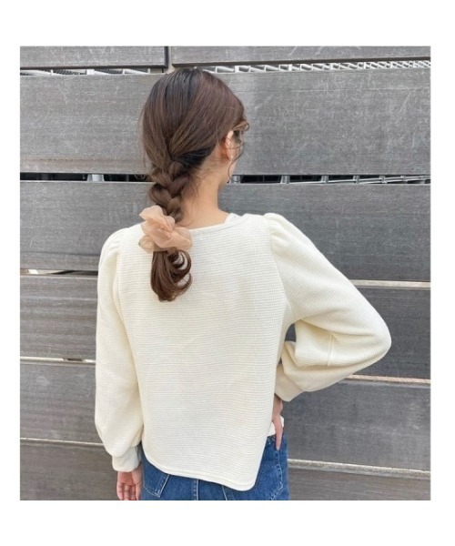 flower（フラワー）の「エアリーブルームシュシュ（シュシュ・レディース・アイボリー/ブラウン/カーキ/ダークブラウン・FREE）」の6枚目の写真