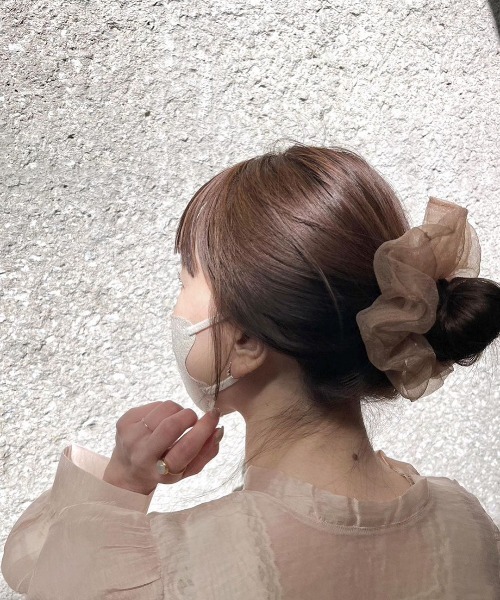 flower（フラワー）の「エアリーブルームシュシュ（シュシュ・レディース・アイボリー/ブラウン/カーキ/ダークブラウン・FREE）」の8枚目の写真
