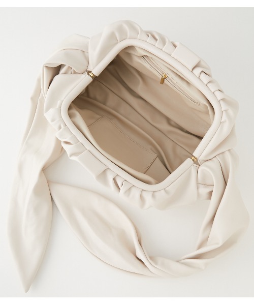 rienda（リエンダ）の「ハンドルリボンギャザーバッグ（ハンドバッグ・レディース・ブラック/アイボリー・FREE）」の17枚目の写真