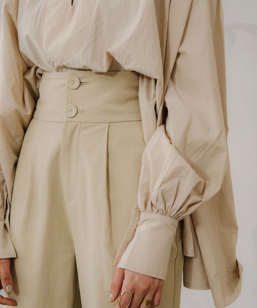 ACCL（エーシーシーエル）の「ビッグボタンハイウエストパンツ（その他パンツ・レディース・ベージュ/マスタード/ダークパープル・MEDIUM/SMALL）」の16枚目の写真