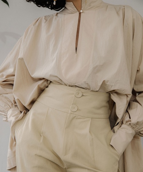 ACCL（エーシーシーエル）の「ビッグボタンハイウエストパンツ（その他パンツ・レディース・ベージュ/マスタード/ダークパープル・MEDIUM/SMALL）」の17枚目の写真