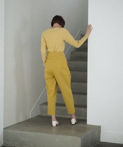 ACCL（エーシーシーエル）の「ビッグボタンハイウエストパンツ（その他パンツ・レディース・ベージュ/マスタード/ダークパープル・MEDIUM/SMALL）」の19枚目の写真