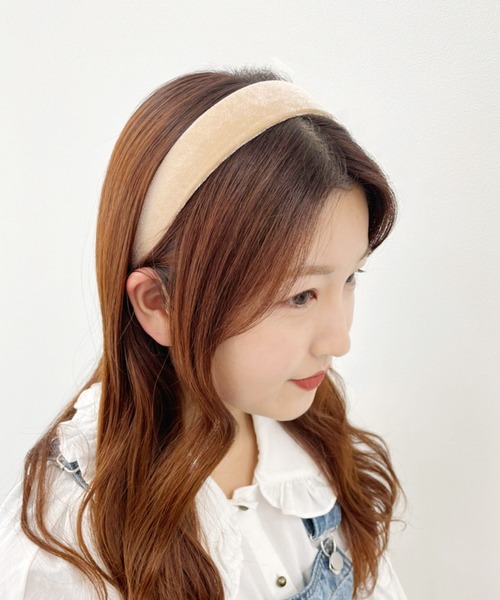 kutir（クティール）の「kutirlune／ベロアカチューシャ（カチューシャ・レディース・ブラック/ダークブラウン/ベージュ/ボルドー・FREE）」の3枚目の写真
