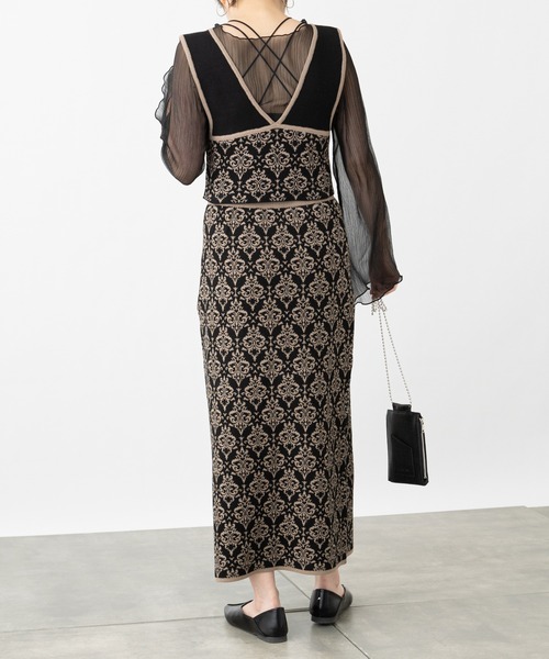 COLONY 2139(コロニートゥーワンスリーナイン)の「麻タッチダマスク柄ニットビスチェ(セットアップ可)(ニット/セーター・レディース・ベージュ/ブラック・FREE)」の16枚目の写真