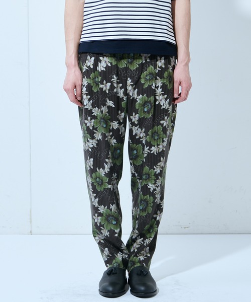 Lui's（ルイス）の「【SILLIS/シリス】HIGH WAIST TAPERED ALOHA PANTS(アロハ柄テーパードパンツ)（スラックス・メンズ・ブラック・44/46）」の4枚目の写真