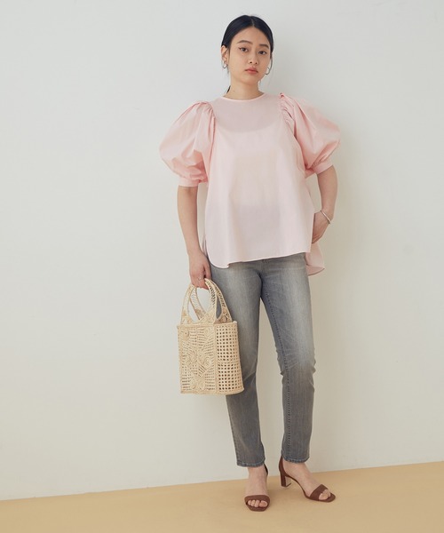 ADAM ET ROPE'（アダムエロペ）の「【WEB限定】タックボリュームスリーブブラウス（シャツ/ブラウス・レディース・ホワイト/ブラック/ピンク・FREE）」の6枚目の写真