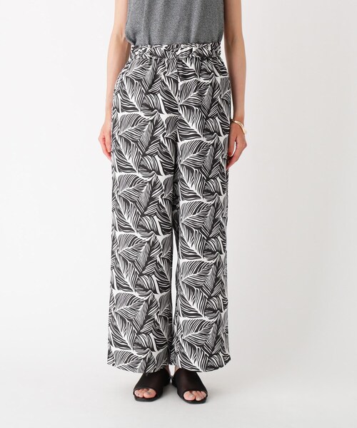 OPAQUE.CLIP（オペークドットクリップ）の「◆リーフプリント イージーワイドパンツ【WEB限定サイズ】（その他パンツ・レディース・ホワイト系3/ガンメタ・38/40/42）」の3枚目の写真