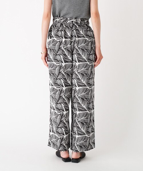 OPAQUE.CLIP（オペークドットクリップ）の「◆リーフプリント イージーワイドパンツ【WEB限定サイズ】（その他パンツ・レディース・ホワイト系3/ガンメタ・38/40/42）」の9枚目の写真