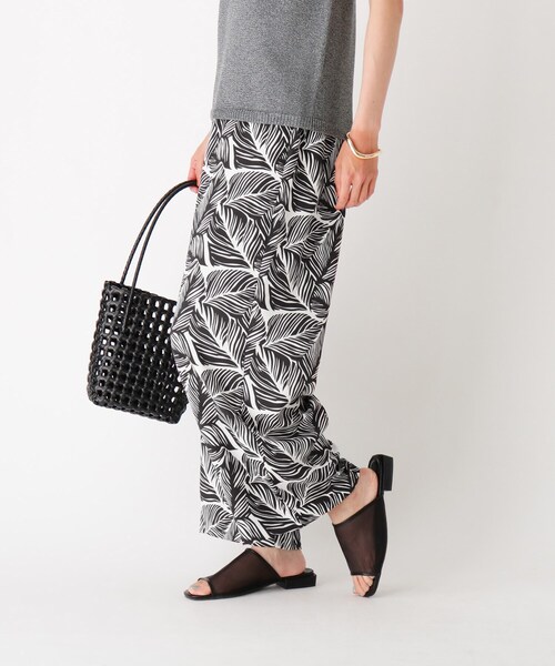 OPAQUE.CLIP（オペークドットクリップ）の「◆リーフプリント イージーワイドパンツ【WEB限定サイズ】（その他パンツ・レディース・ホワイト系3/ガンメタ・38/40/42）」の14枚目の写真