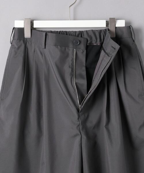 EN ROUTE（アンルート）の「＜EN ROUTE（アンルート）＞ ポリエステル タフタ 3プリーツ バックゴム ワイド ショーツ（その他パンツ・メンズ・ブラック/グレー・2/3/1）」の10枚目の写真