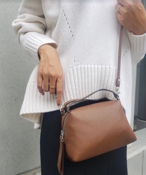 Demi-Luxe BEAMS（デミルクス ビームス）の「GIANNI CHIARINI / ALIFA 2WAY レザーバッグ S（ショルダーバッグ・レディース・ブラック/ブラウン/オフホワイト/レッド系その他・ONE SIZE）」の4枚目の写真