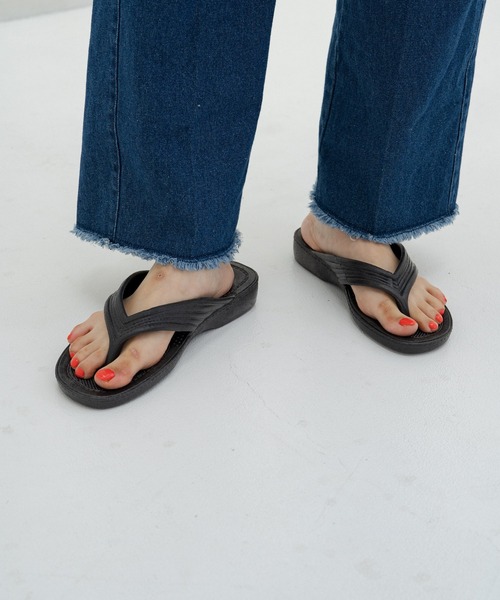 WHIMSIC（ウィムジック）の「【WHIMSIC別注】PEARL GYOSAN-MATTE（サンダル・レディース・ブラック/モスグリーン・LL/M）」の13枚目の写真