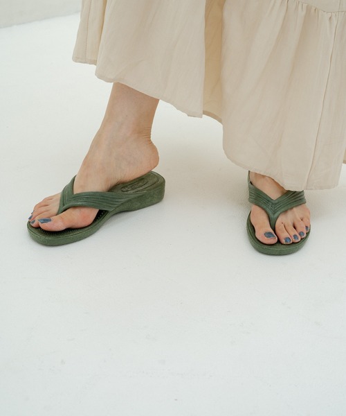 WHIMSIC（ウィムジック）の「【WHIMSIC別注】PEARL GYOSAN-MATTE（サンダル・レディース・ブラック/モスグリーン・LL/M）」の16枚目の写真