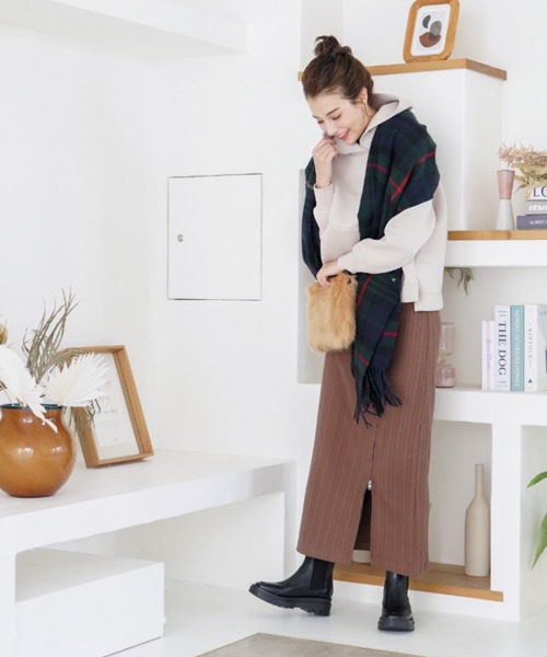 VIVIAN(ヴィヴィアン)の「スクエアトゥ厚底サイドゴアショートブーツ(ブーツ・レディース・ブラック系その他2/ホワイト系その他5/D/E・L/LL/S/M/XL)」の11枚目の写真