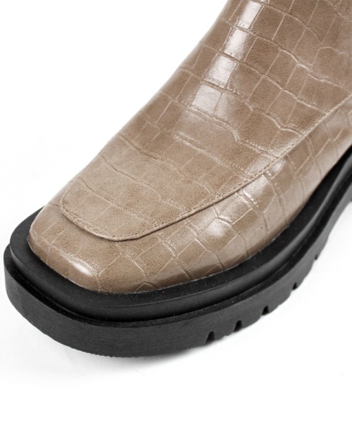 VIVIAN(ヴィヴィアン)の「スクエアトゥ厚底サイドゴアショートブーツ(ブーツ・レディース・ブラック系その他2/ホワイト系その他5/D/E・L/LL/S/M/XL)」の8枚目の写真