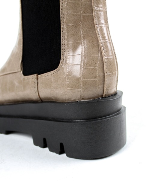 VIVIAN(ヴィヴィアン)の「スクエアトゥ厚底サイドゴアショートブーツ(ブーツ・レディース・ブラック系その他2/ホワイト系その他5/D/E・L/LL/S/M/XL)」の14枚目の写真