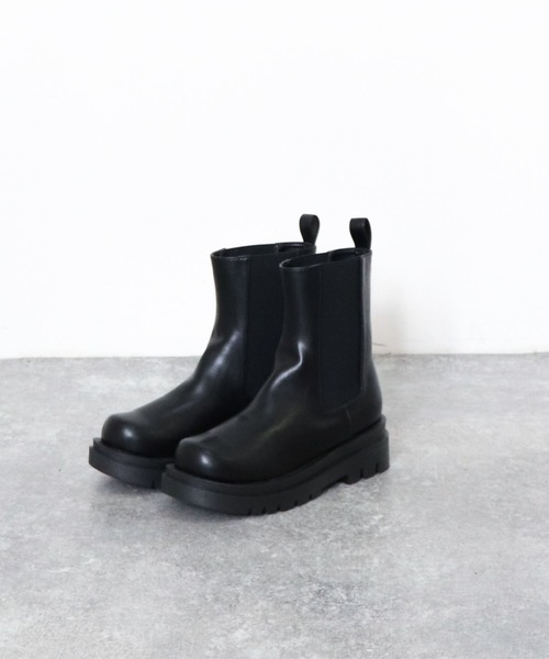 archives（アルシーヴ）の「サイドゴアブーツ（ブーツ・レディース・ブラック/ダークブラウン/アイボリー・MEDIUM/LARGE）」の2枚目の写真