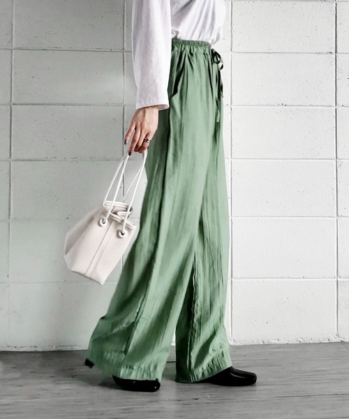 me+em select(ミームセレクト)の「楊柳イージーワイドパンツ【数量限定販売】(その他パンツ・レディース・ベージュ/グリーン/ブラック・FREE)」の3枚目の写真