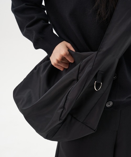 FEKETE（フェケテ）の「FEKETE MADE SUPER WIDE STRAP SHOULDER BAG / LARGE（ショルダーバッグ・メンズ・ブラック/グレー・FREE）」の18枚目の写真
