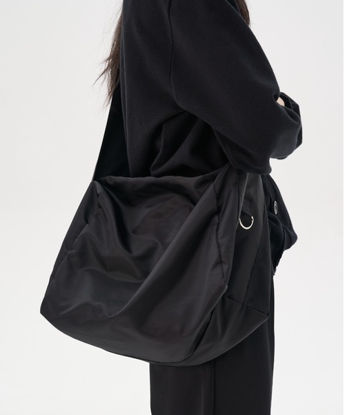 FEKETE（フェケテ）の「FEKETE MADE SUPER WIDE STRAP SHOULDER BAG / LARGE（ショルダーバッグ・メンズ・ブラック/グレー・FREE）」の15枚目の写真