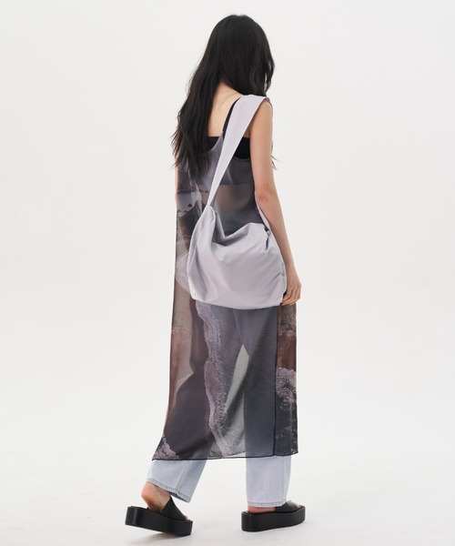 FEKETE（フェケテ）の「FEKETE MADE SUPER WIDE STRAP SHOULDER BAG / LARGE（ショルダーバッグ・メンズ・ブラック/グレー・FREE）」の13枚目の写真